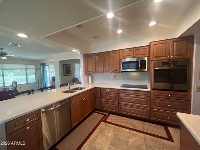 17652 N DEL WEBB Boulevard, Sun City, AZ 85373