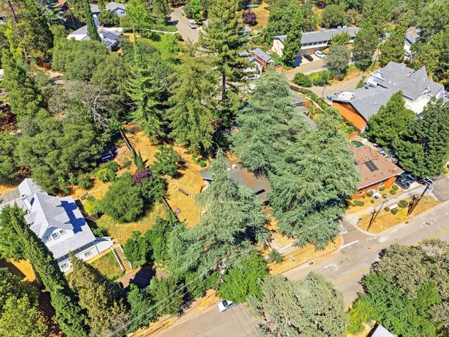 621 Bee St, Placerville, CA 95667