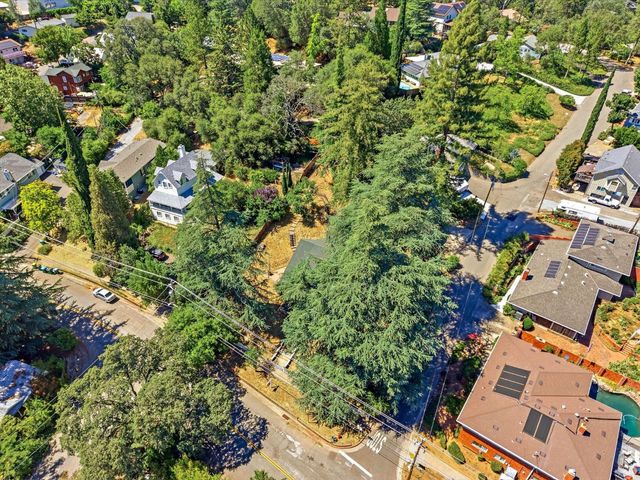 621 Bee St, Placerville, CA 95667