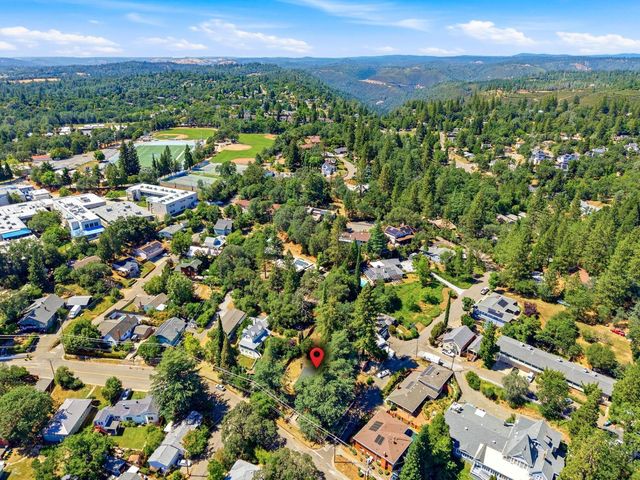 621 Bee St, Placerville, CA 95667