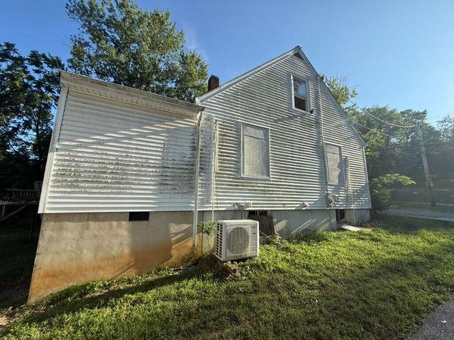 3112 GARDEN CITY BLVD, Roanoke, VA 24014