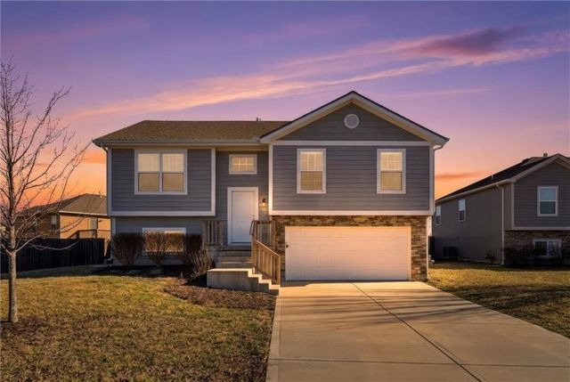 17189 S Pratt Street, Gardner, KS 66030