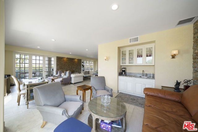 4460 Wilshire Boulevard 603, Los Angeles, CA 90010