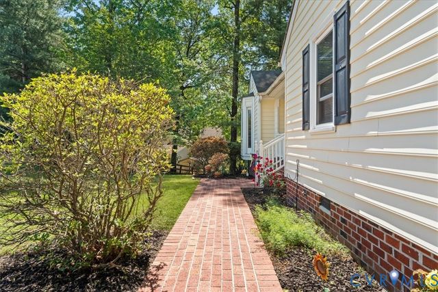 7106 Foxbernie Cir, Mechanicsville, VA 23111