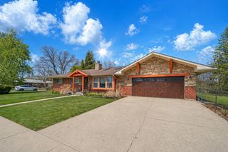 256 W KATHLEEN Drive, Des Plaines, IL 60016