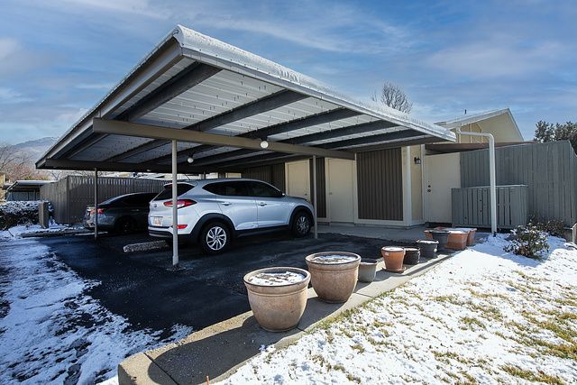 275 E PEACH LN, Bountiful, UT 84010