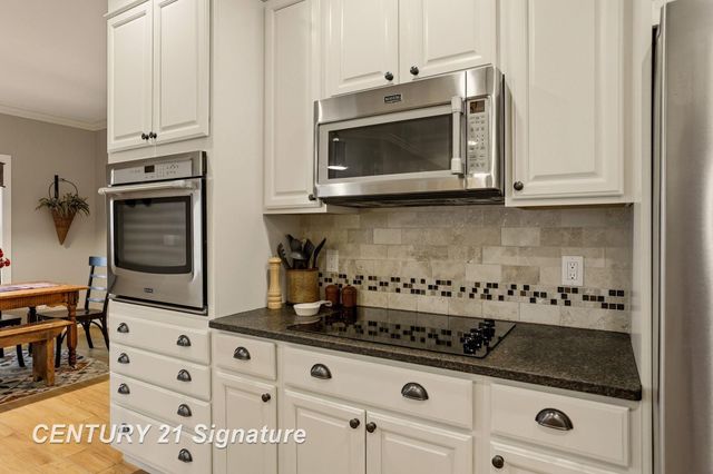 11056 Sarle Road, Freeland, MI 48623