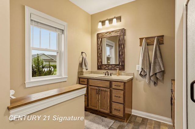 11056 Sarle Road, Freeland, MI 48623