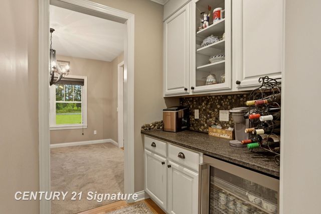 11056 Sarle Road, Freeland, MI 48623