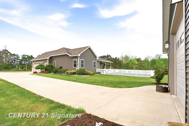 11056 Sarle Road, Freeland, MI 48623
