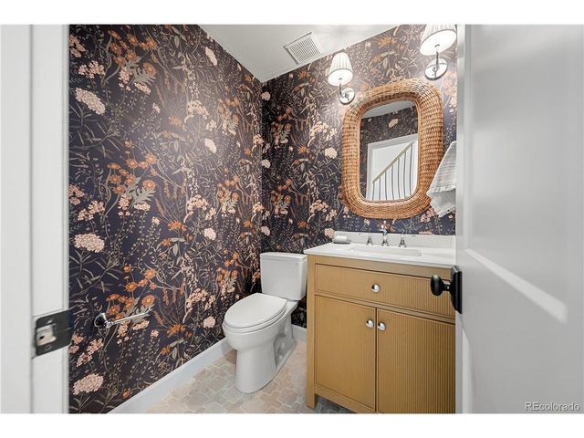 7154 S Newport Way, Centennial, CO 80112