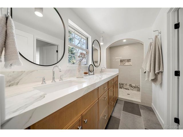 7154 S Newport Way, Centennial, CO 80112