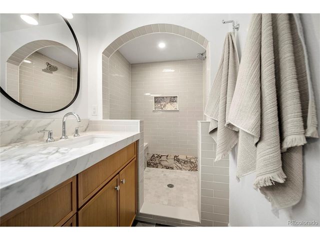 7154 S Newport Way, Centennial, CO 80112