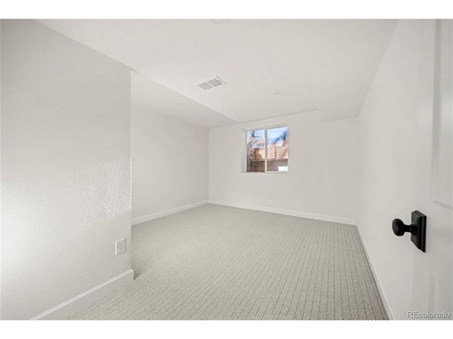 7154 S Newport Way, Centennial, CO 80112