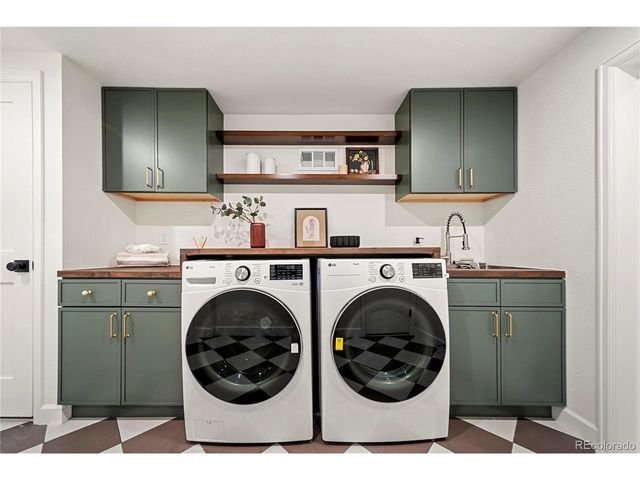 7154 S Newport Way, Centennial, CO 80112