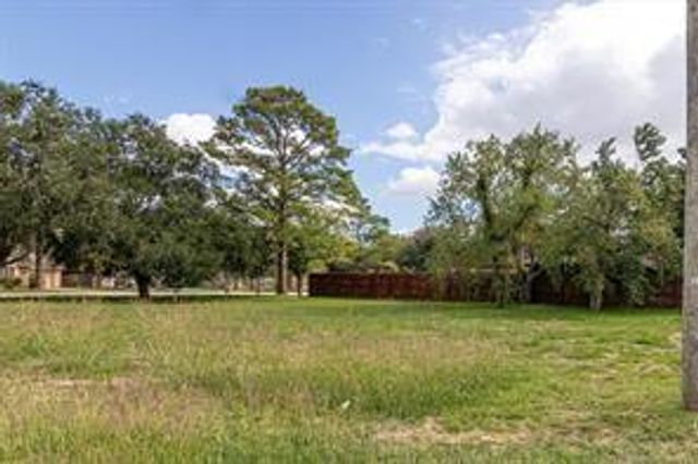 520 Fm 517 Road W, Dickinson, TX 77539