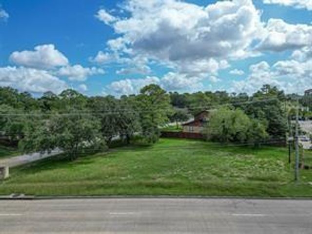 520 Fm 517 Road W, Dickinson, TX 77539