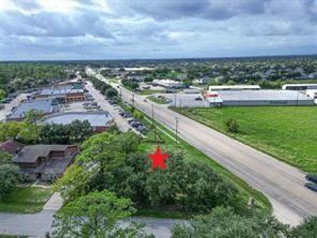 520 Fm 517 Road W, Dickinson, TX 77539
