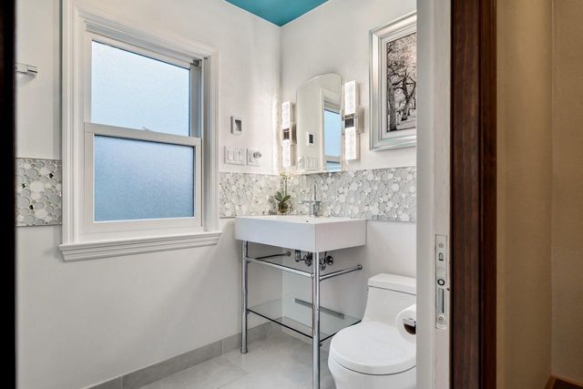 2707 Main STREET, La Crosse, WI 54601