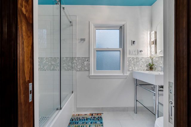 2707 Main STREET, La Crosse, WI 54601