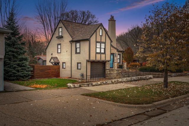 2707 Main STREET, La Crosse, WI 54601