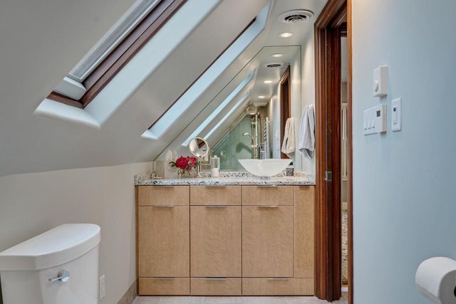 2707 Main STREET, La Crosse, WI 54601