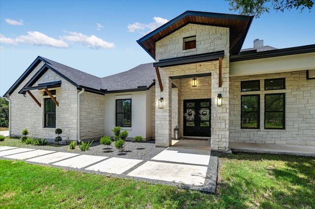 400 Creekside DR, Buda, TX 78610