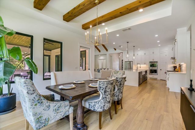 400 Creekside DR, Buda, TX 78610