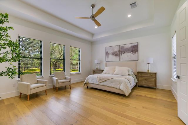 400 Creekside DR, Buda, TX 78610