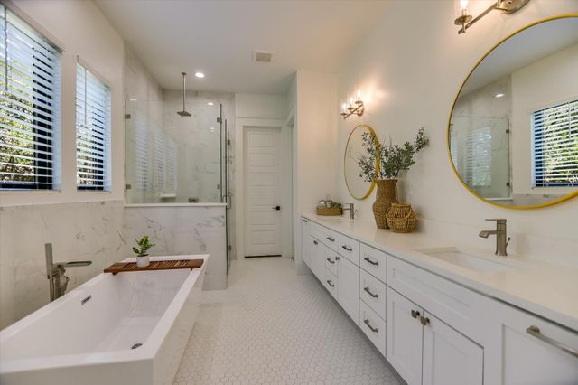 400 Creekside DR, Buda, TX 78610