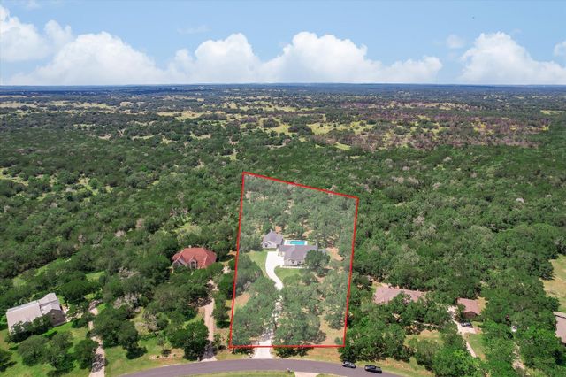 400 Creekside DR, Buda, TX 78610