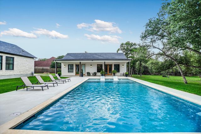 400 Creekside DR, Buda, TX 78610