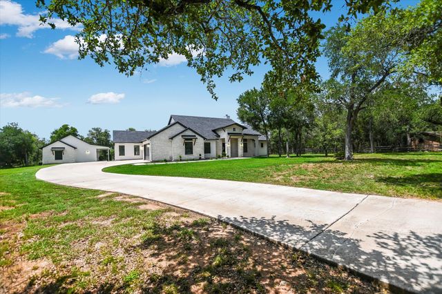 400 Creekside DR, Buda, TX 78610