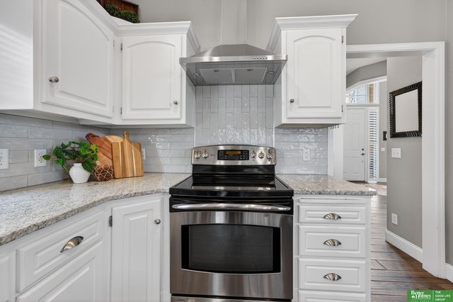 17610 T Street, Omaha, NE 68135