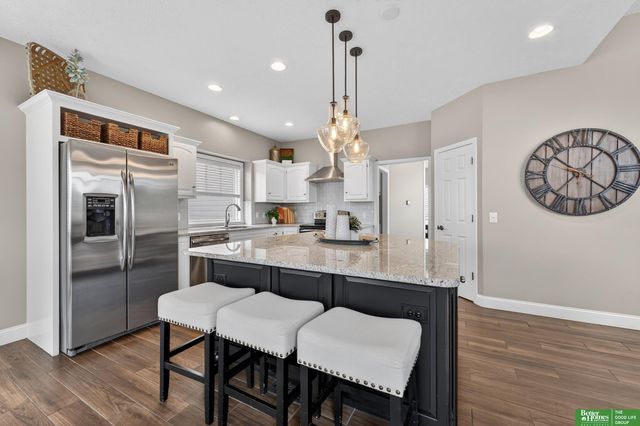 17610 T Street, Omaha, NE 68135