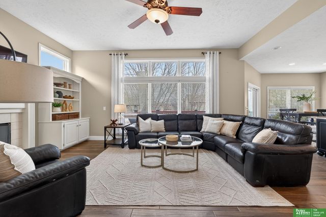 17610 T Street, Omaha, NE 68135