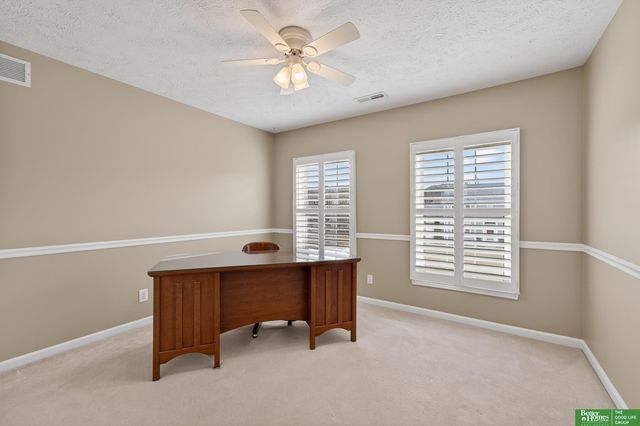 17610 T Street, Omaha, NE 68135