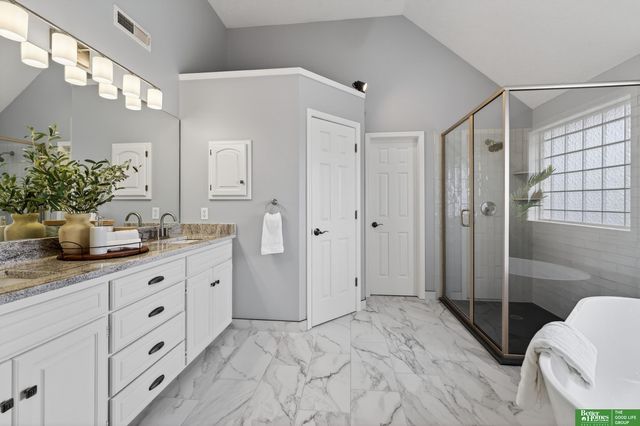 17610 T Street, Omaha, NE 68135