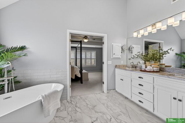 17610 T Street, Omaha, NE 68135