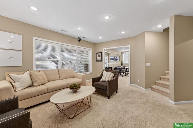 17610 T Street, Omaha, NE 68135