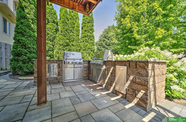 17610 T Street, Omaha, NE 68135