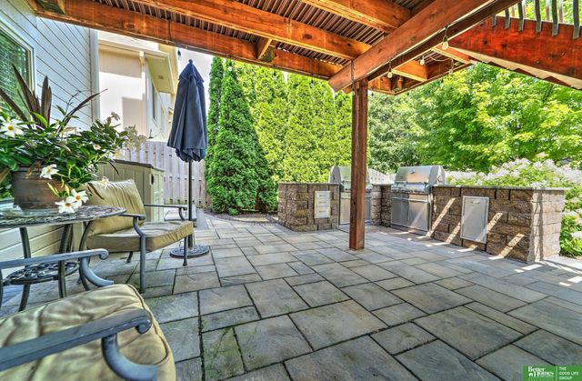 17610 T Street, Omaha, NE 68135