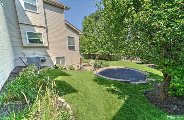 17610 T Street, Omaha, NE 68135