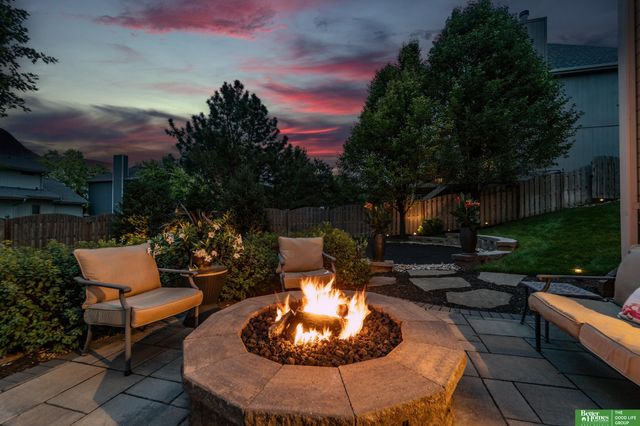 17610 T Street, Omaha, NE 68135