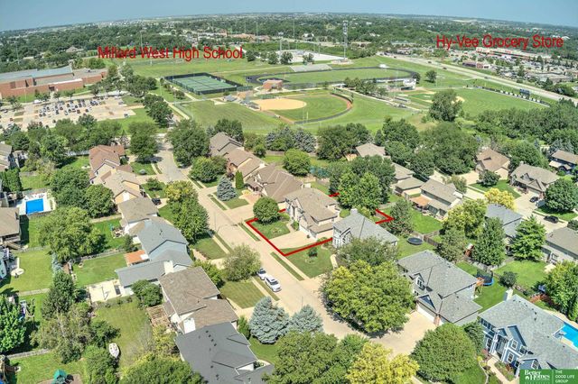 17610 T Street, Omaha, NE 68135