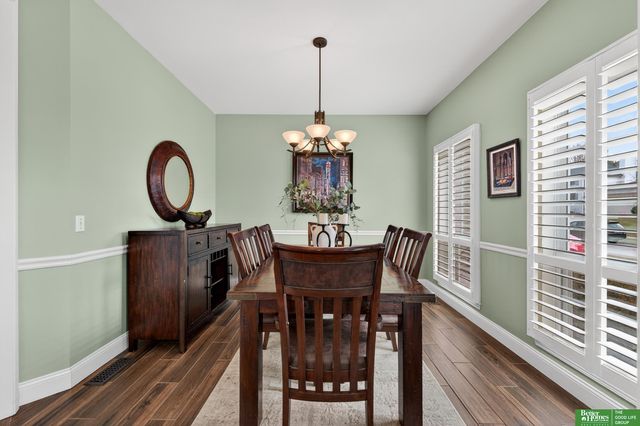 17610 T Street, Omaha, NE 68135