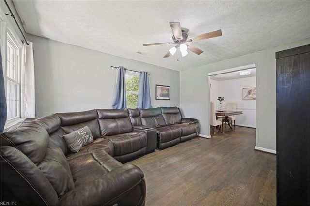 718 Osborn AVE, Chesapeake, VA 23325