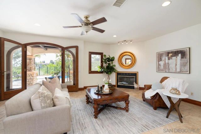 14238 Via Michelangelo, San Diego, CA 92129