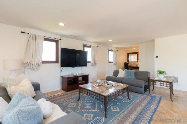 14238 Via Michelangelo, San Diego, CA 92129