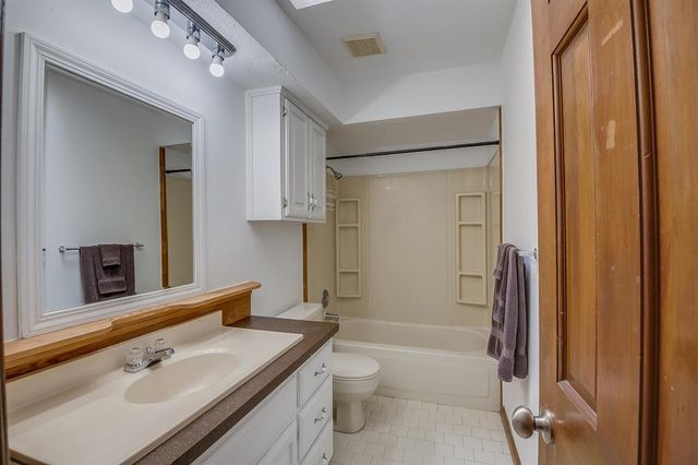 9716 Rail Road, Midwest City, OK 73130